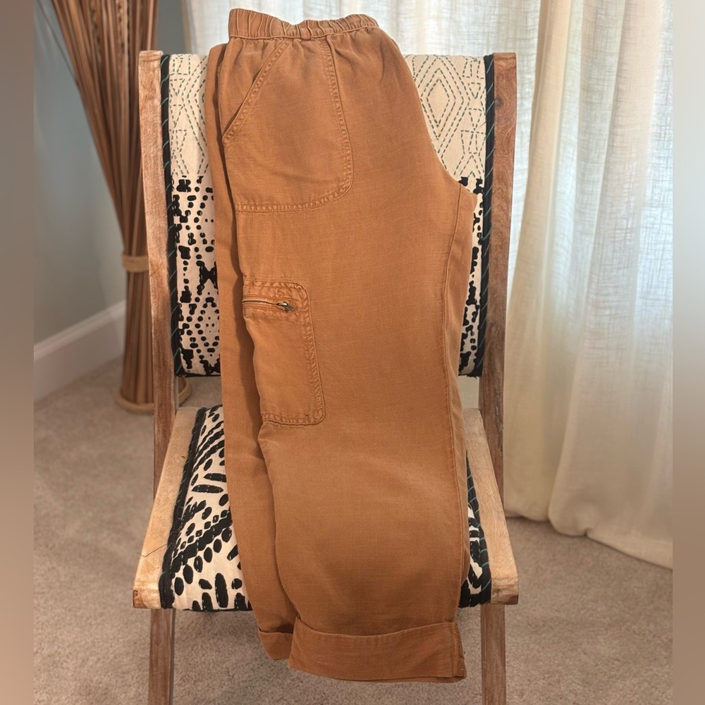 Linen Pull on Pants in Tan Size Medium - Picture 4 of 7